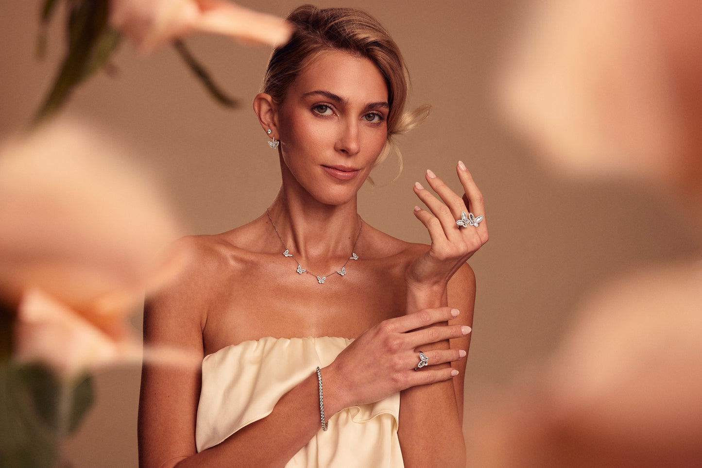 Five Romantic Diamond Butterfly Diamond Necklace in Size 1