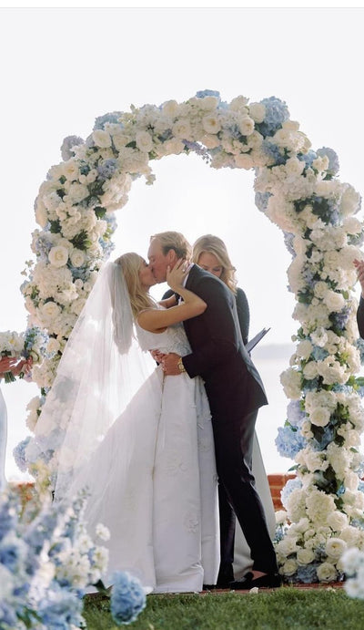 Modern wedding with modern jewelry