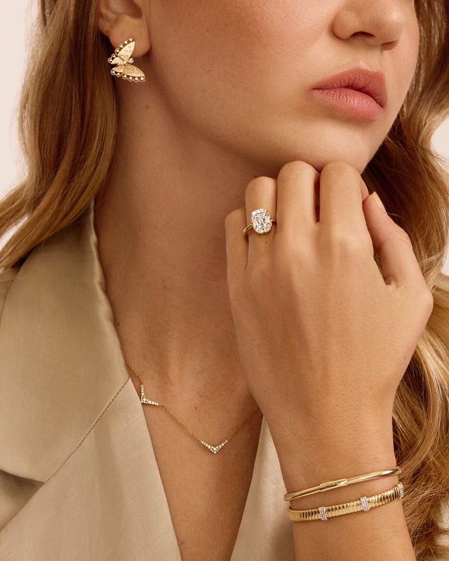 Diamond V Style Necklace