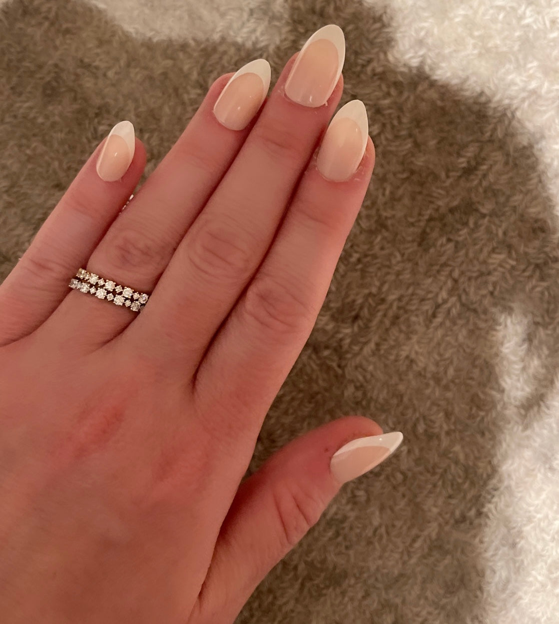 Alternating Round Diamond Band 3