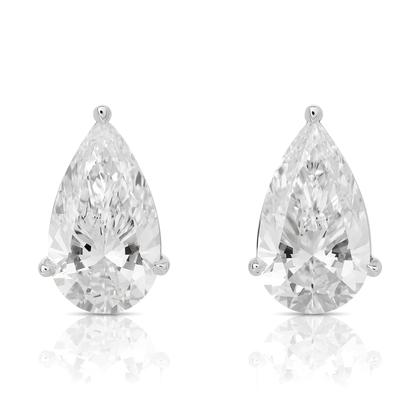 Lab Grown Pear Shape Diamond Stud Earrings