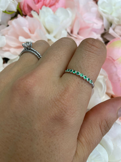 Dainty 2 Emerald Band