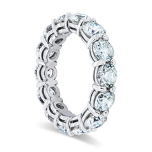 Load image into Gallery viewer, Platinum Shared Prong Round Diamond Band