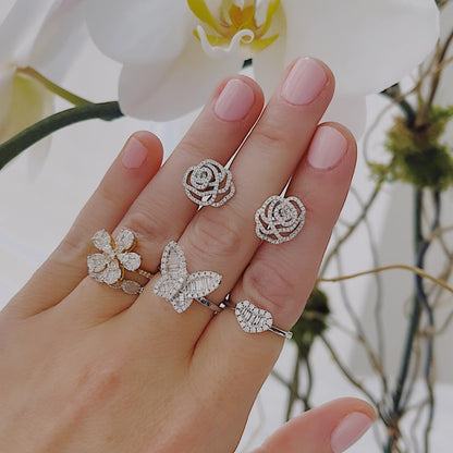 Round and Baguette Diamond Heart Ring 3