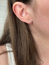 Load image into Gallery viewer, Single Diamond Heart Stud Earring 2
